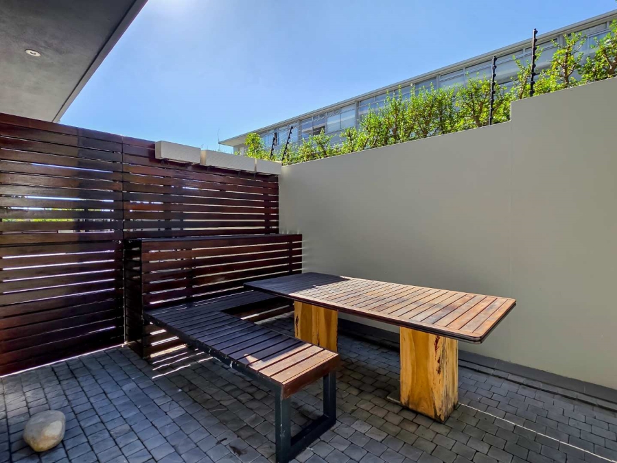 2 Bedroom Property for Sale in Green Point Western Cape